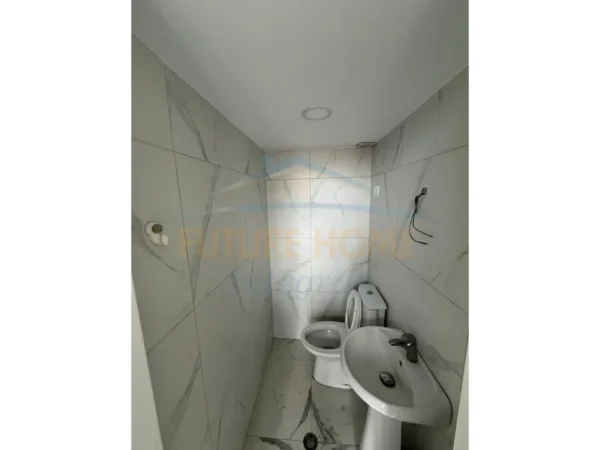 Tirane, shitet ambjent biznesi Kati 0, 20 m² 39.900 € 