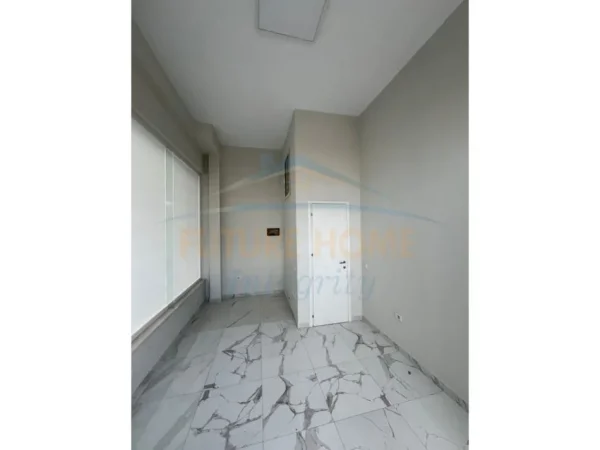 Tirane, shitet ambjent biznesi Kati 0, 20 m² 39.900 € 