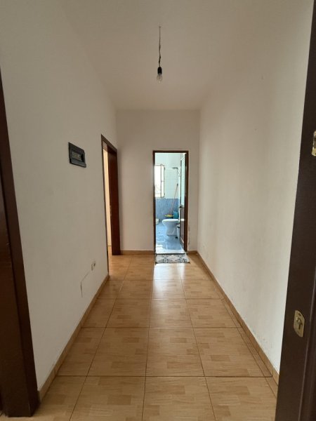 Tirane, jepet me qera apartament 2+1+Ballkon Kati 2, 350 € 