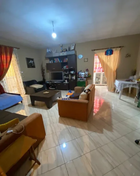 Tirane, shitet apartament 2+1+Ballkon Kati 8, 96 m² 144.000 € (21 DHJETORI, PERBALLE SPAR)