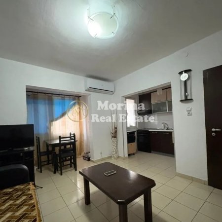 Tirane, jepet me qera apartament 1+1 Kati 5, 65 m² 400 € (Laprake)