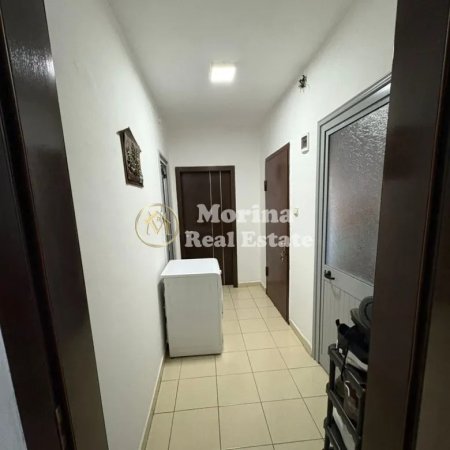 Tirane, jepet me qera apartament 1+1 Kati 5, 65 m² 400 € (Laprake)