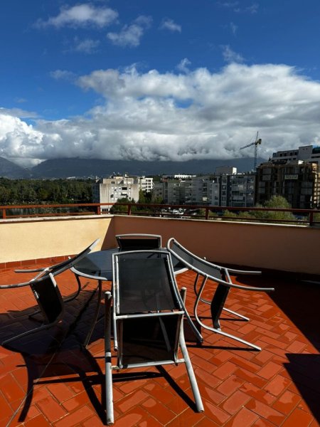 Tirane, jepet me qera apartament 4+1+Aneks+Ballkon , 210 m² 1.200 € 