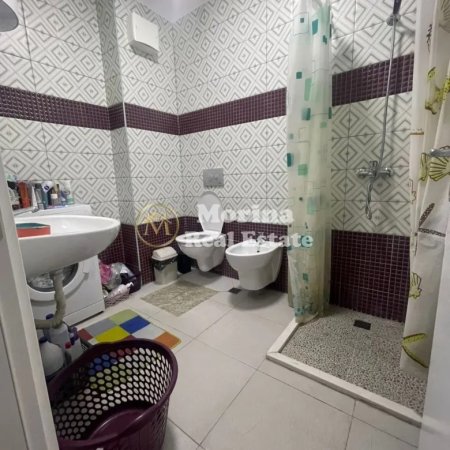Tirane, jepet me qera apartament 1+1+Ballkon Kati 10, 65 m² 510 € (Yzberisht, Spitali Amerikan 3)