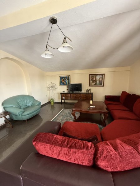 Tirane, jepet me qera apartament 2+1+Ballkon , 98 m² 450 € 