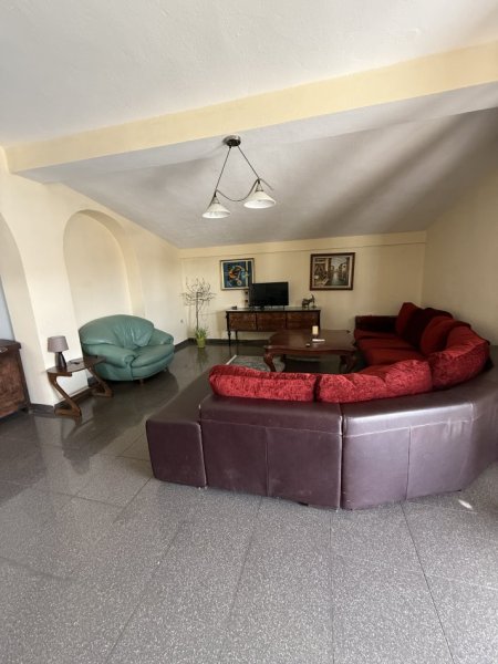 Tirane, jepet me qera apartament 2+1+Ballkon , 98 m² 450 € 