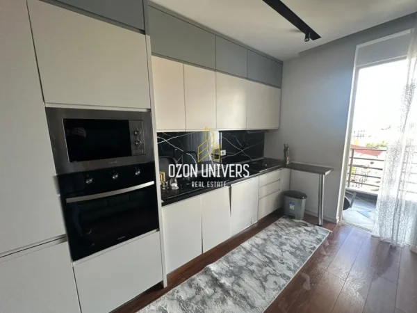 Tirane, jepet me qera apartament 2+1+Ballkon Kati 4, 108 m² (Kompleksi Tom Doshi Tirana, Albania)
