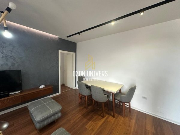 Tirane, jepet me qera apartament 2+1+Ballkon Kati 4, 108 m² (Kompleksi Tom Doshi Tirana, Albania)