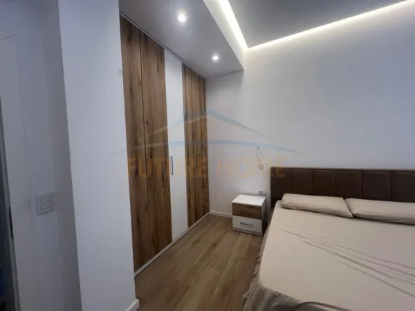 Tirane, jepet me qera apartament 1+1+Ballkon Kati 2, 65 m² 500 € (Rruga e Kavajes, Ish Parku, Tiranë)