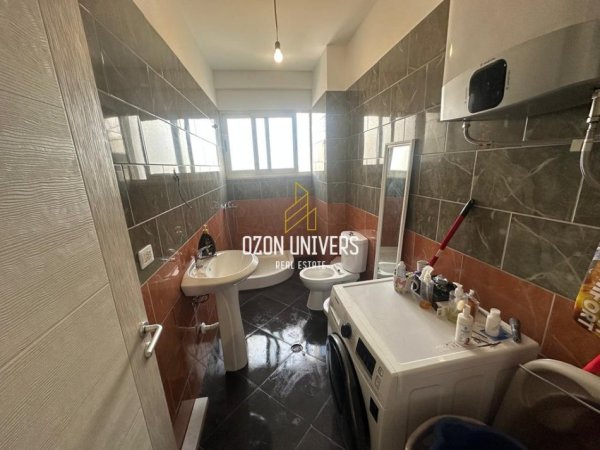 Tirane, jepet me qera apartament 2+1+Ballkon Kati 4, 108 m² (Kompleksi Tom Doshi Tirana, Albania)