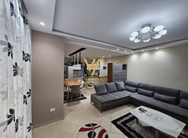 Tirane, jepet me qera apartament 2+1+Ballkon Kati 2, 80 m² 700 € (LIQENI I THATE)