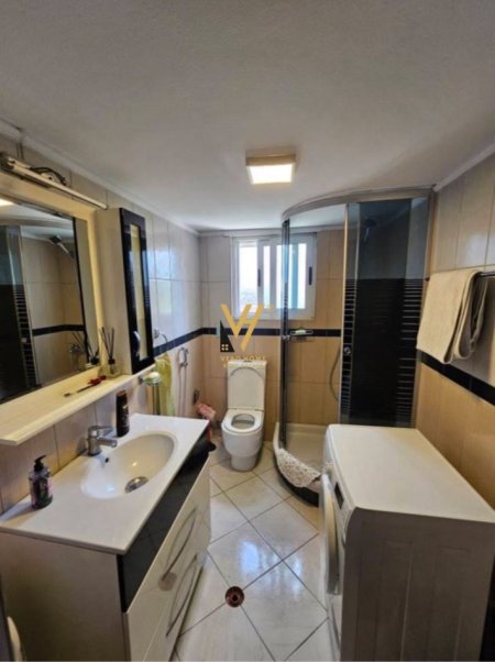 Tirane, jepet me qera apartament 2+1+Ballkon Kati 2, 80 m² 700 € (LIQENI I THATE)