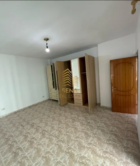 Tirane, shitet apartament 3+1+Aneks+Ballkon Kati 3, 120 m² 248.000 € (Komuna e Parisit)