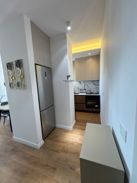 Tirane, jepet me qera apartament 1+1 Kati 9, 68 m² 800 € (komuna e parisit)