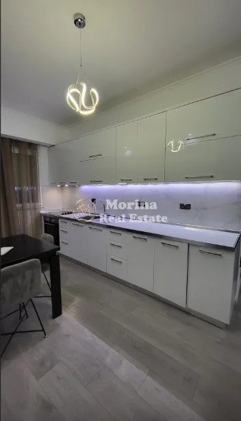 Tirane, jepet me qera apartament 2+1 Kati 2, 60 m² 550 € (Liqeni i Thate)