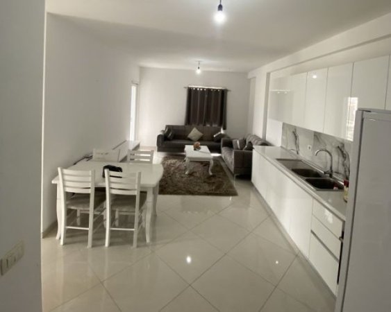 Tirane, jepet me qera apartament 2+1 Kati 7, 90 m² 450 € (Kamez)