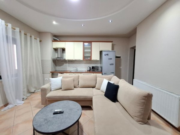Hera e pare me Qera: Super Apartament ne Qendër të Tiranës - Brenda Galerise 2+1+2wc & Ballkon (( 800€/Muaj ))