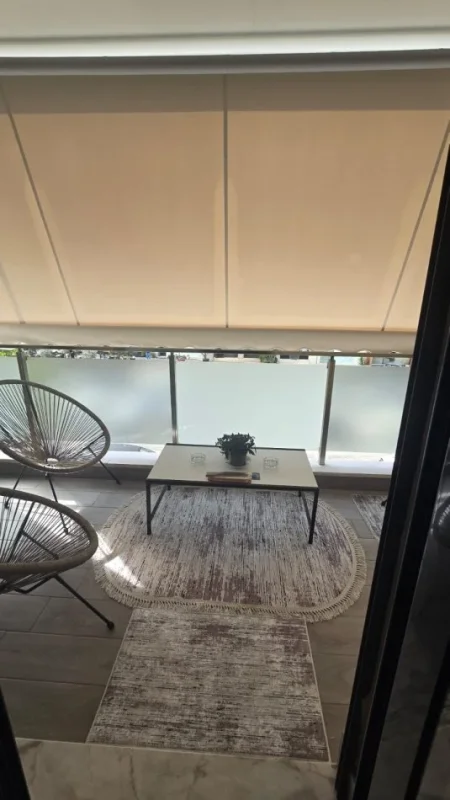 Tirane, jap me qera apartament 2+1+Ballkon Kati 1, 95 m² 800 € (Rruga Artan Lenja, Rezidenca Alba)