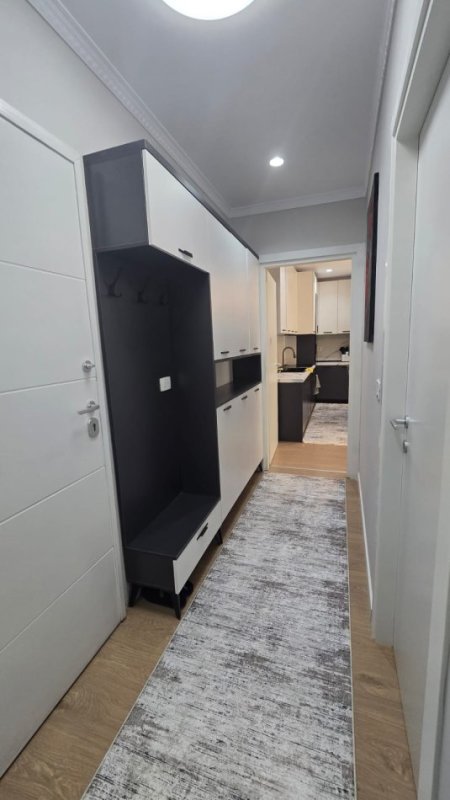 Tirane, jap me qera apartament 2+1+Ballkon Kati 1, 95 m² 800 € (Rruga Artan Lenja, Rezidenca Alba)