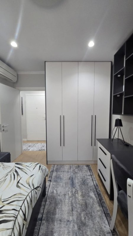 Tirane, jap me qera apartament 2+1+Ballkon Kati 1, 95 m² 800 € (Rruga Artan Lenja, Rezidenca Alba)