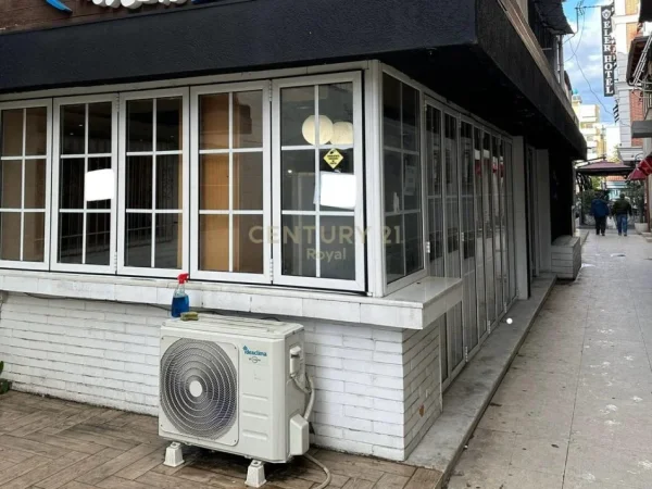 Tirane, jepet me qera ambjent biznesi , 160 m² 2.200 € 