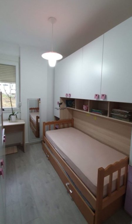 Tirane, jepet me qera apartament 2+1 Kati 2, 75 m² 550 € (kopshti zoologjik)