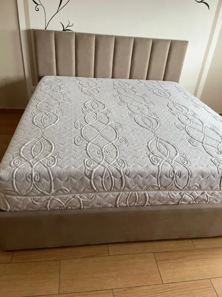 Tirane, jepet me qera apartament duplex 3+1 Kati 1, 100 m² 550 € (ali dem)