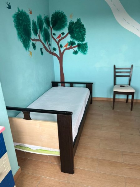 Tirane, jepet me qera apartament duplex 3+1 Kati 1, 100 m² 550 € (ali dem)