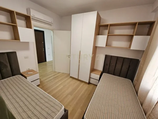 Tirane, jepet me qera apartament 2+1 Kati 9, 70 m² 650 € (Ish Fusha e Aviacionit)