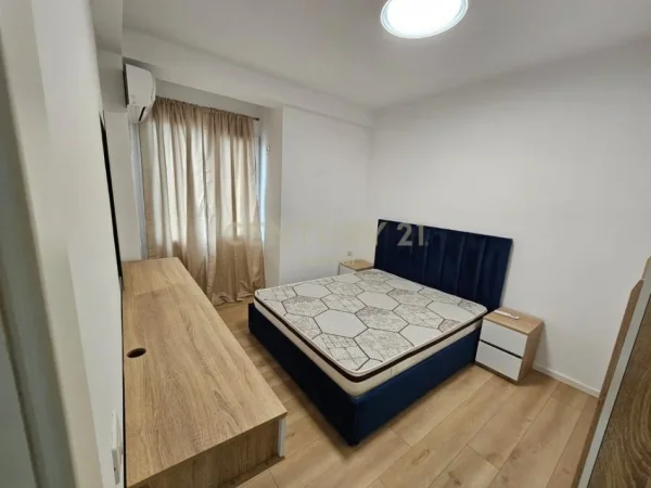 Tirane, jepet me qera apartament 2+1 Kati 9, 70 m² 650 € (Ish Fusha e Aviacionit)