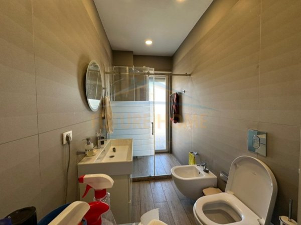 Tirane, shitet apartament 1+1 Kati 4, 181 m² 250.000 € (Fusha e Sportit, Laprake)