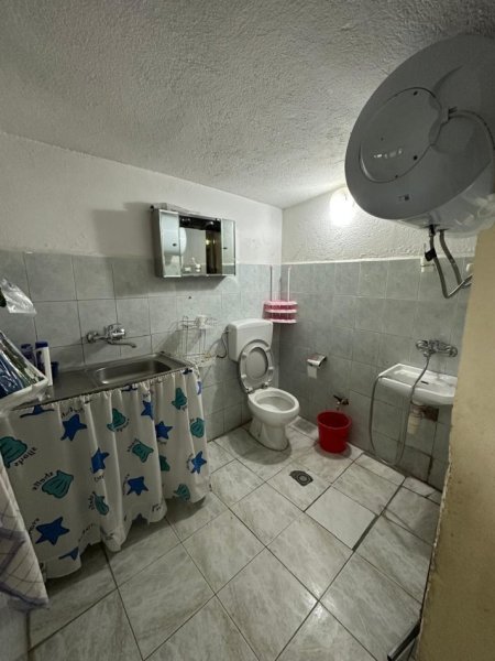 Tirane, jepet me qera shtepi 1+1 , 75 m² 400 € (Siri Kodra)