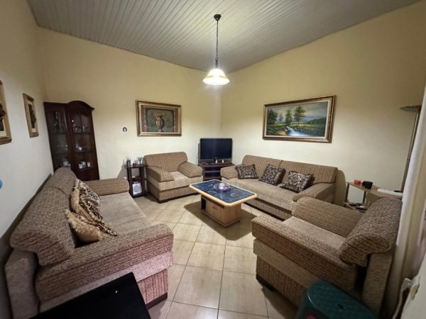 Tirane, jepet me qera shtepi 1+1 , 75 m² 400 € (Siri Kodra)