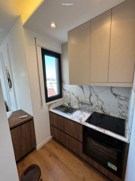 Tirane, jepet me qera apartament 1+1+Ballkon Kati 9, 70 m² 800 € (jusuf vrioni)