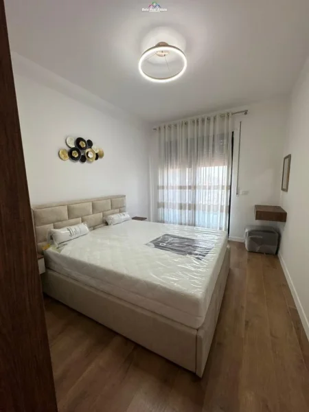 Tirane, jepet me qera apartament 1+1+Ballkon Kati 9, 70 m² 800 € (jusuf vrioni)