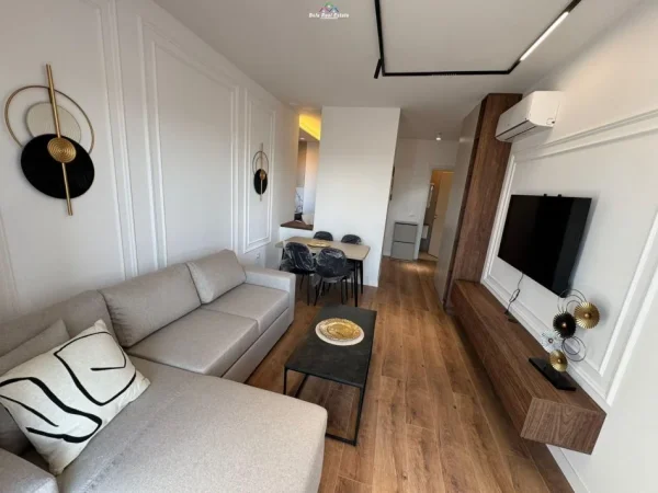 Tirane, jepet me qera apartament 1+1+Ballkon Kati 9, 70 m² 800 € (jusuf vrioni)