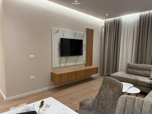 Tirane, jepet me qera apartament 2+1 Kati 6, 100 m² 800 € (fusha e aviacionit)