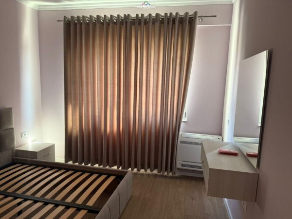 Tirane, jepet me qera apartament 2+1 Kati 6, 100 m² 800 € (fusha e aviacionit)
