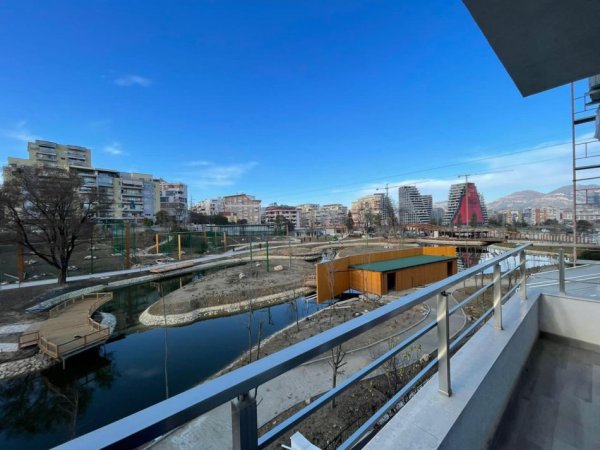 Tirane, jepet me qera apartament 3+1+Ballkon Kati 3, 140 m² 1.500 € (Kopshti Zologjik)