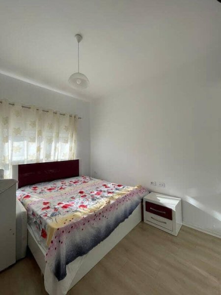 Tirane, jepet me qera apartament 2+1 Kati 5, 90 m² 500 € (ALI DEMI)