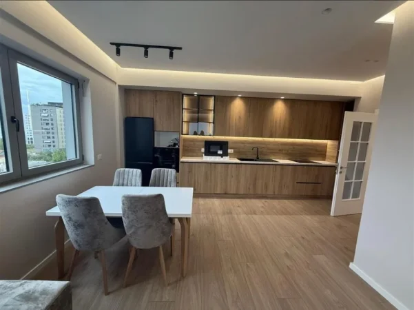 Tirane, jepet me qera apartament 2+1 Kati 6, 100 m² 800 € (fusha aviacionit)