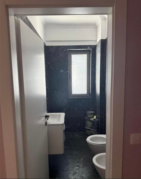Tirane, jepet me qera apartament 2+1 Kati 6, 100 m² 800 € (fusha aviacionit)