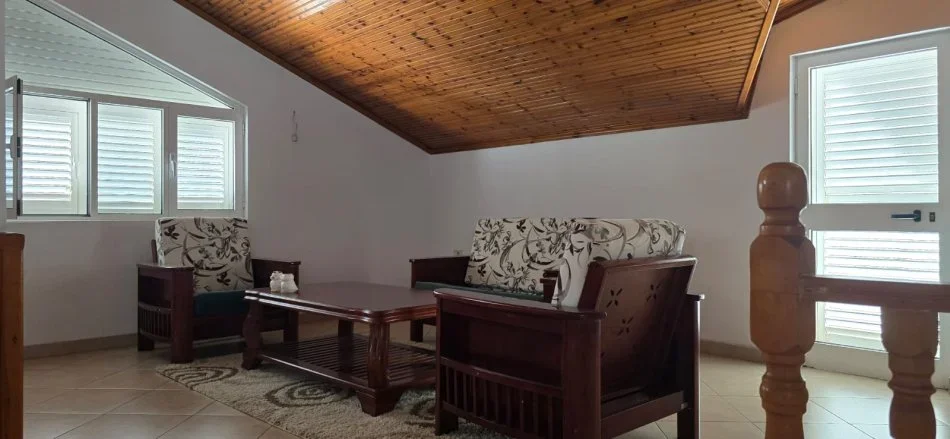 Tirane, jepet me qera apartament duplex 3+1 Kati 2, 100 m² 700 € (VILAT GJERMANE)