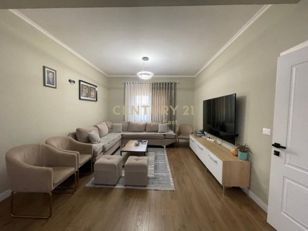 Tirane, jepet me qera Vile 2 Katshe Kati 2, 1.000 m² 1.200 € (Lunder)
