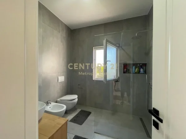 Tirane, jepet me qera Vile 2 Katshe Kati 2, 1.000 m² 1.200 € (Lunder)