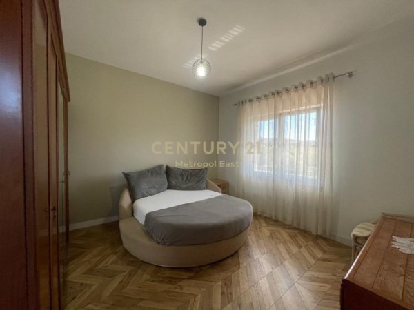 Tirane, jepet me qera Vile 2 Katshe Kati 2, 1.000 m² 1.200 € (Lunder)