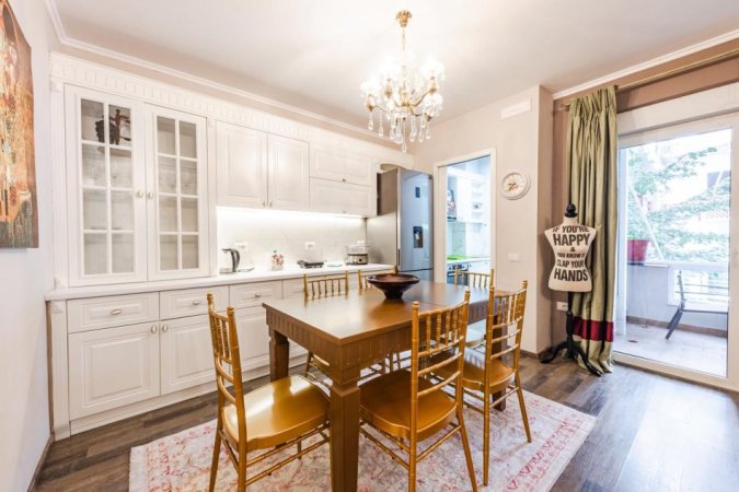 Tirane, jepet me qera apartament 2+1 Kati 1, 114 m² 900 € (LIQENI I THATE)