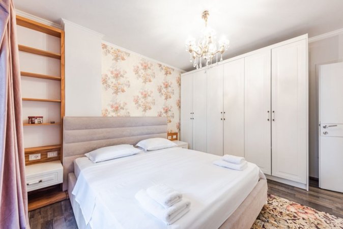 Tirane, jepet me qera apartament 2+1 Kati 1, 114 m² 900 € (LIQENI I THATE)