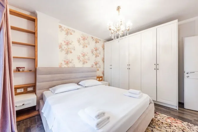 Tirane, jepet me qera apartament 2+1 Kati 1, 114 m² 900 € (LIQENI I THATE)