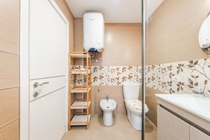 Tirane, jepet me qera apartament 2+1 Kati 1, 114 m² 900 € (LIQENI I THATE)